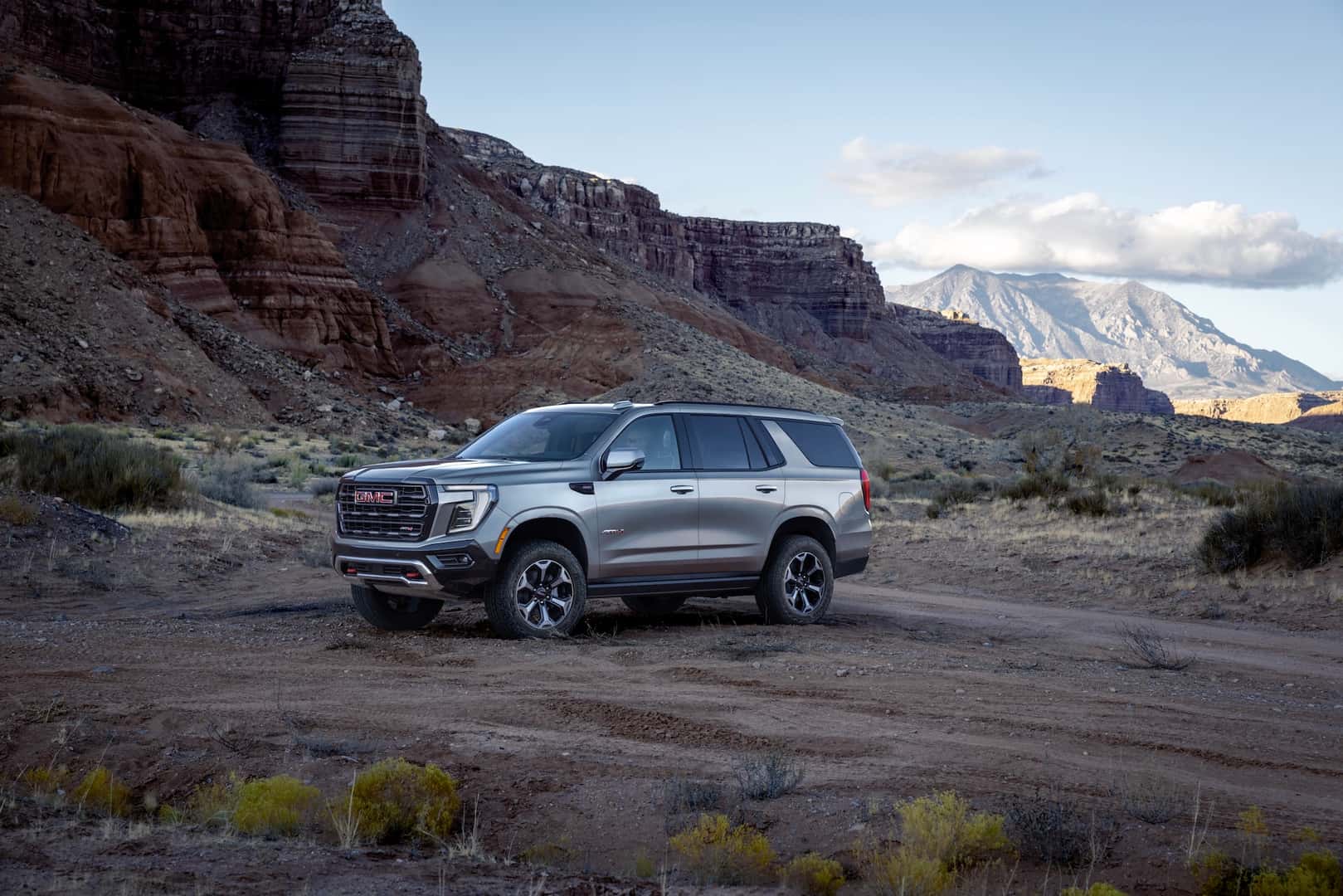 Side 3/4 view of the 2025 GMC Yukon AT4 Ultimate.