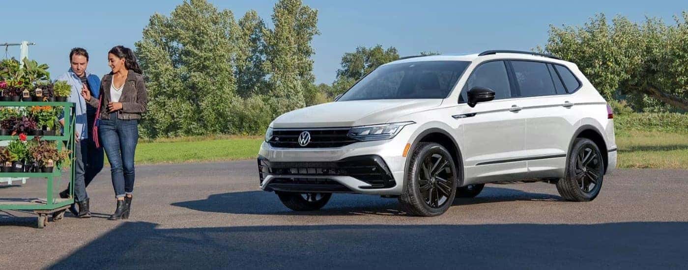 A white used 2023 Volkswagen Tiguan R-Line Black parked