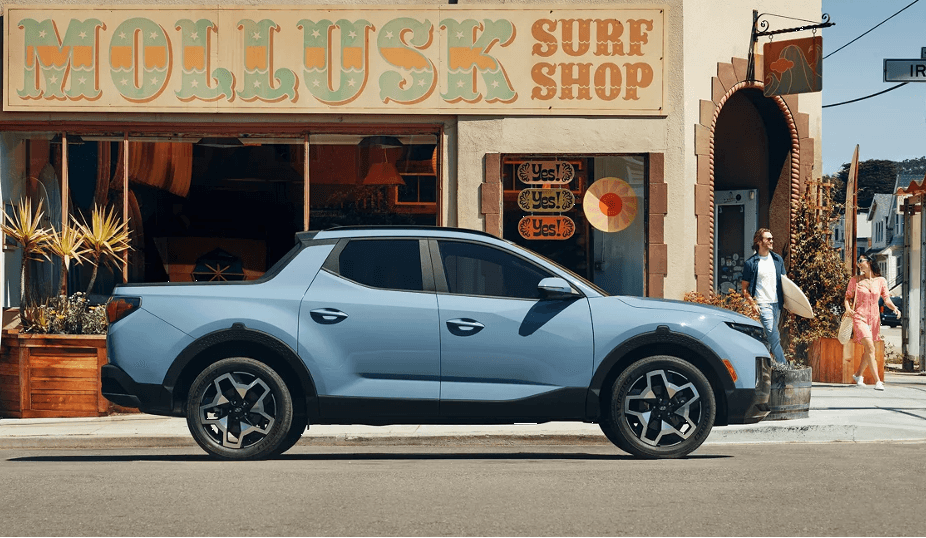 Hyundai Santa Cruz driving in an urban setting