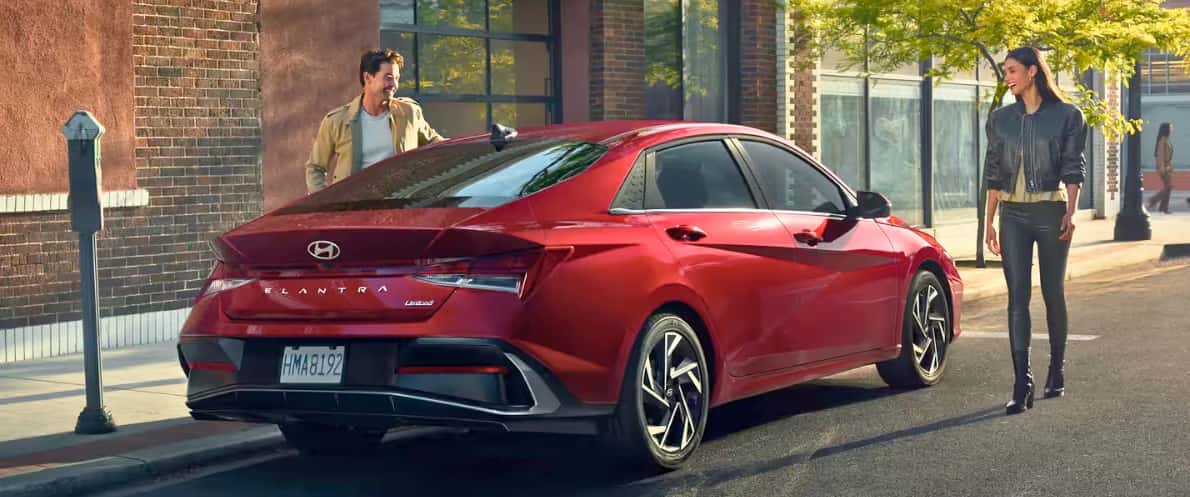 22025 Hyundai Elantra vs 2025 Honda Civic comparison
