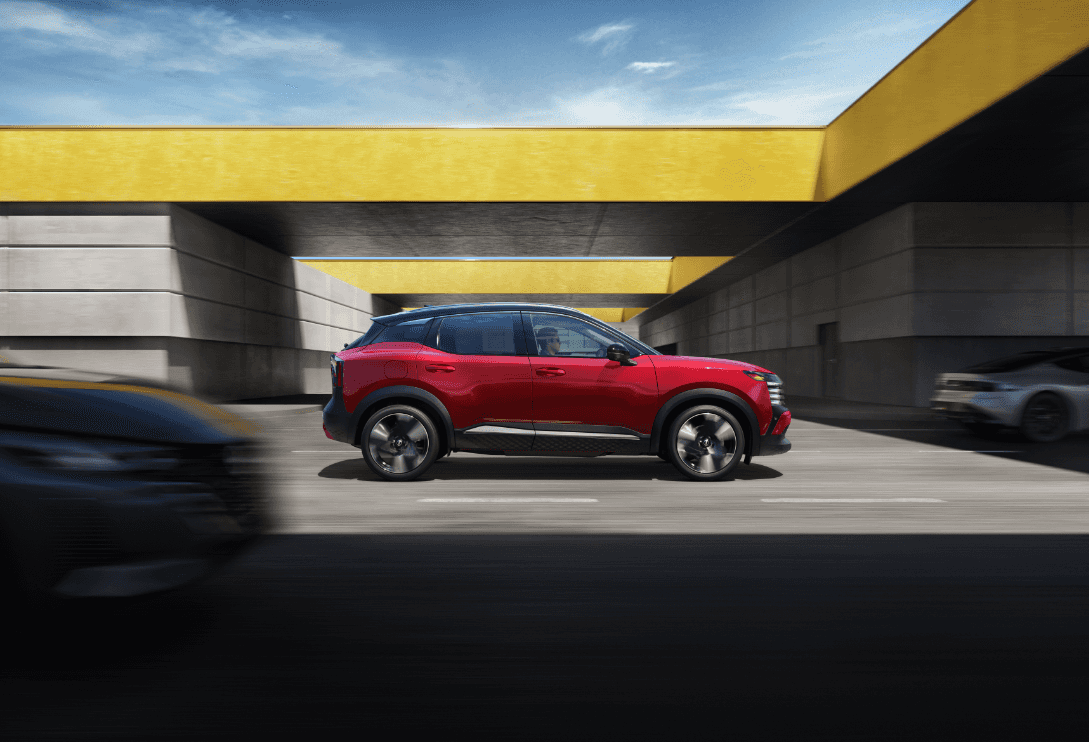 2025 Nissan Kicks Color Red