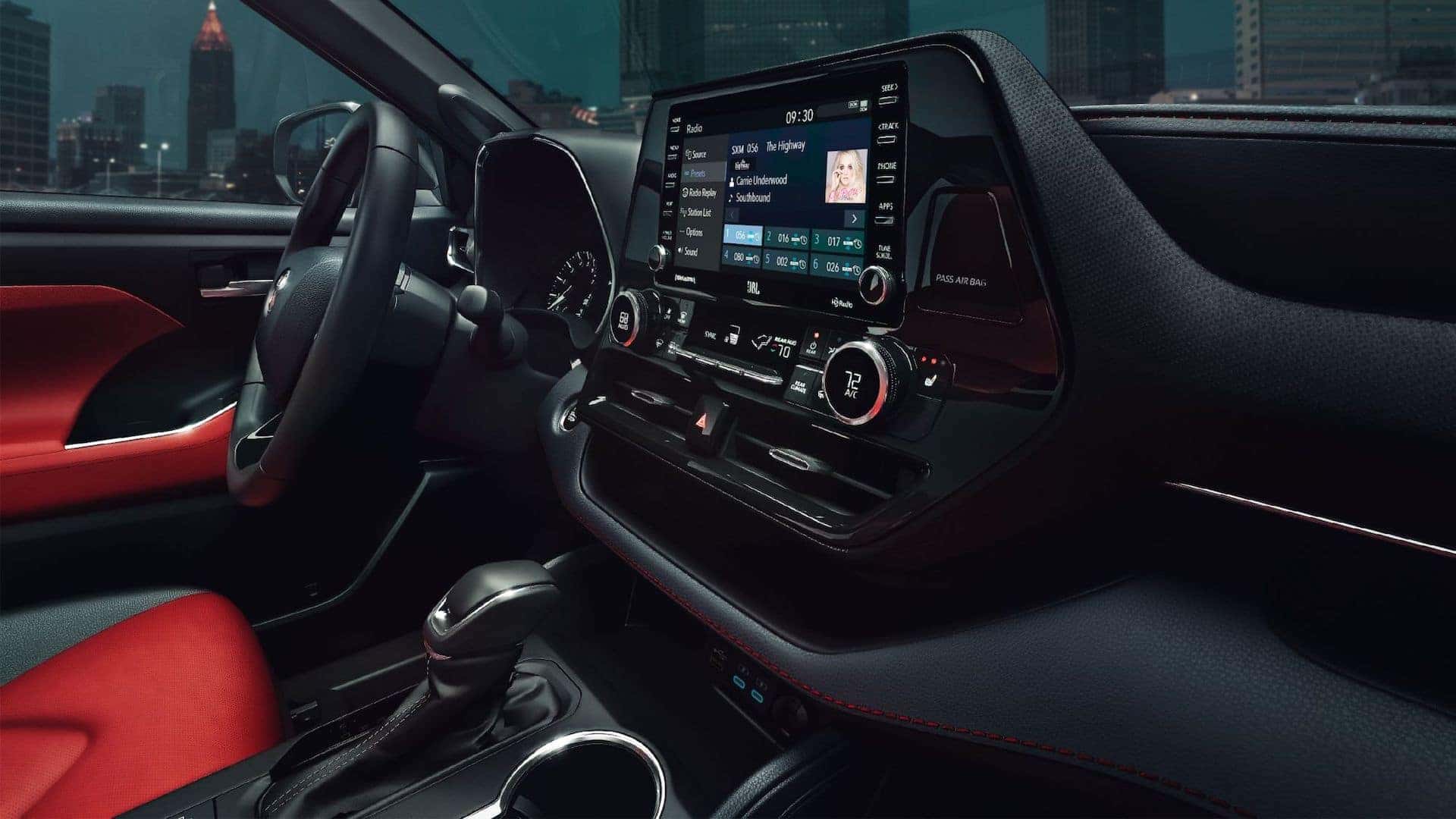 Test Drive a 2022 Toyota Highlander in Ponchatoula, LA